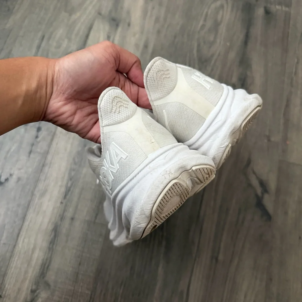 Hoka Clifton 9 – Women’s 8D (Wide) in White - Picture 3 of 9